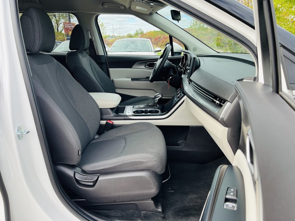 2022 Kia Carnival LX 3.5L-8