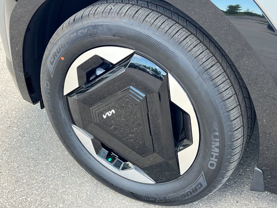2026 Kia EV9 Land AWD w/ Plus Package-5