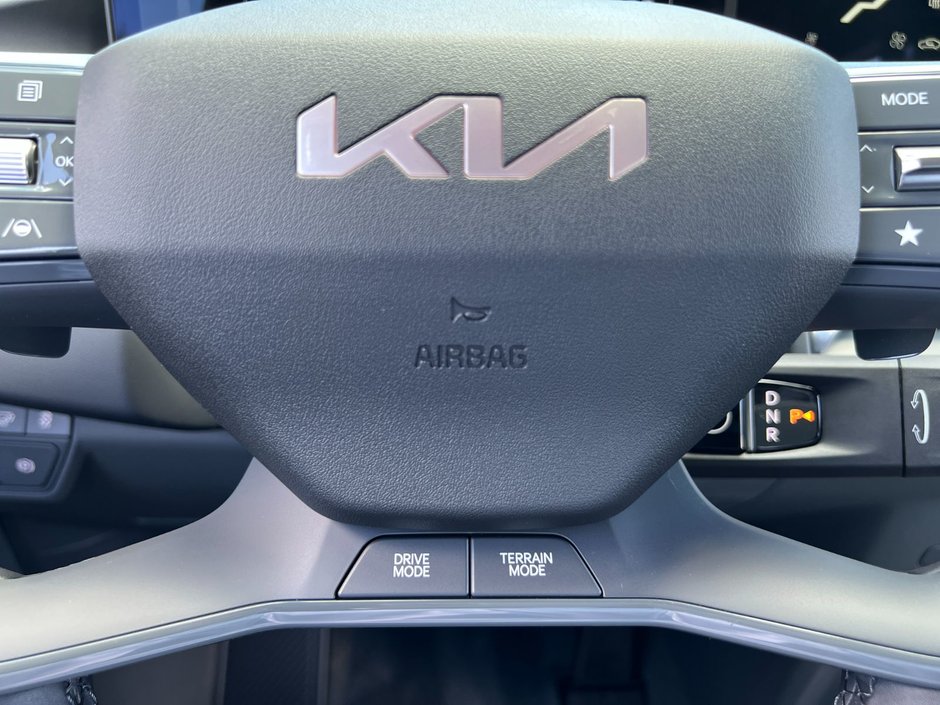 2026 Kia EV9 Land AWD w/ Plus Package-31