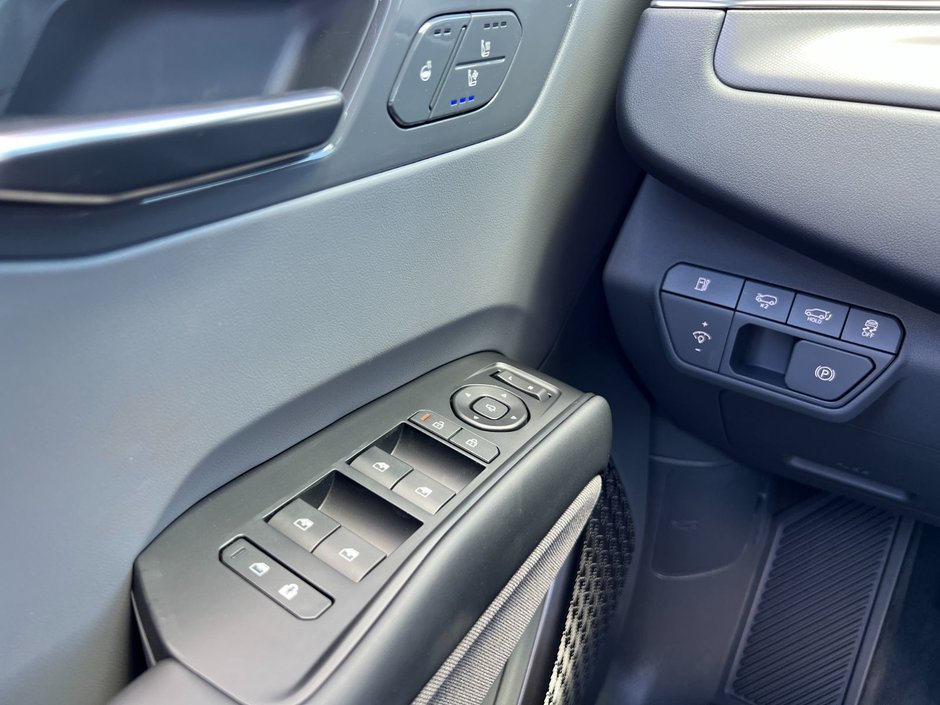 2026 Kia EV9 Land AWD w/ Plus Package-14