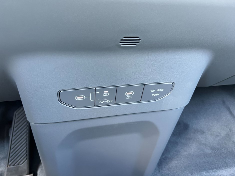 2026 Kia EV9 Land AWD w/ Plus Package-70