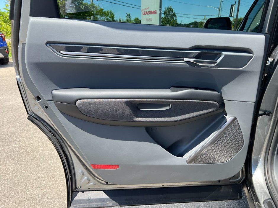 2026 Kia EV9 Land AWD w/ Plus Package-78