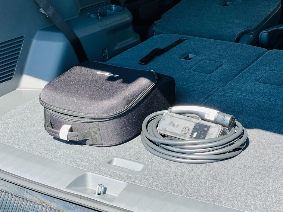 2026 Kia EV9 Land AWD w/ Premium Package-97