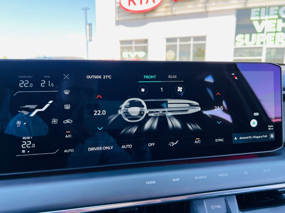 2026 Kia EV9 Land AWD w/ Premium Package-38