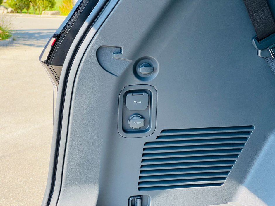 2026 Kia EV9 Land AWD w/ Premium Package-92