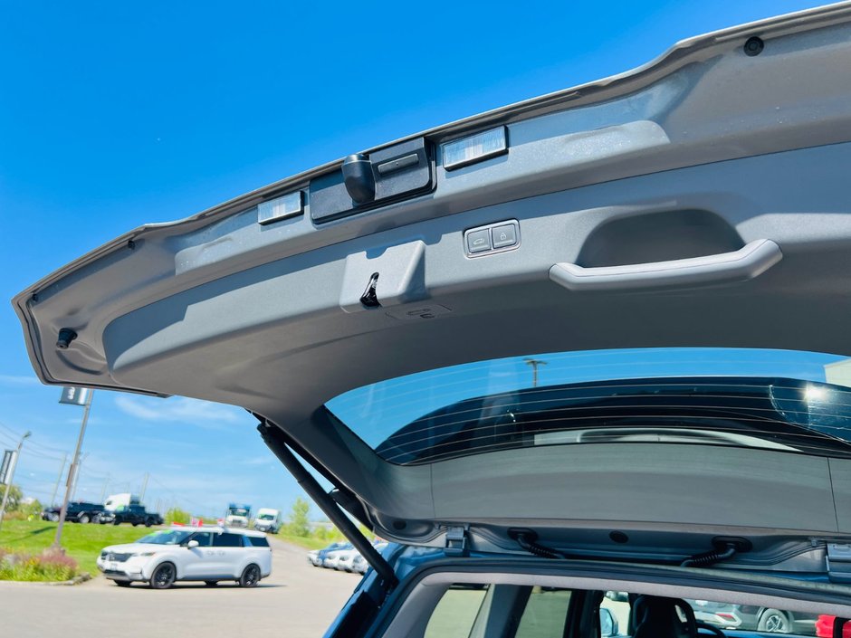 2026 Kia EV9 Land AWD w/ Premium Package-99