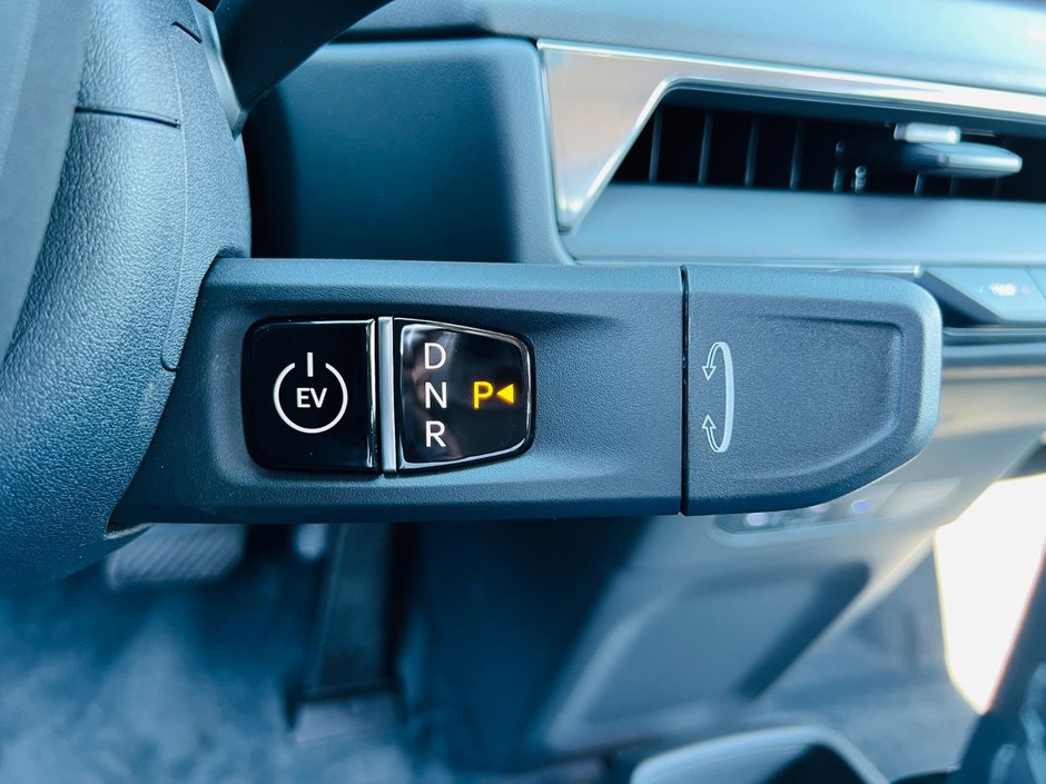 2026 Kia EV9 Land AWD w/ Premium Package-35