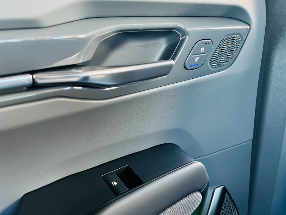 2026 Kia EV9 Land AWD w/ Premium Package-82