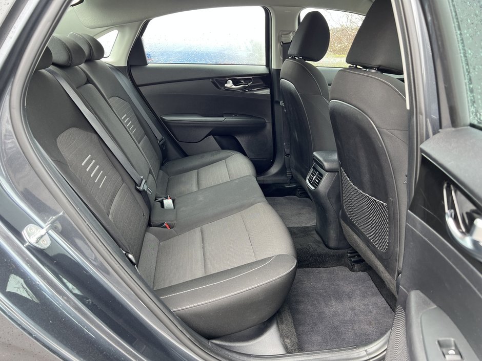 2021 Kia Forte EX IVT-37