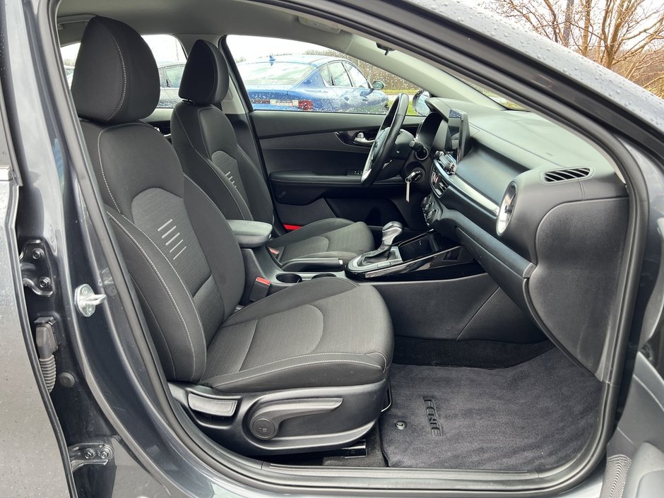 2021 Kia Forte EX IVT-8