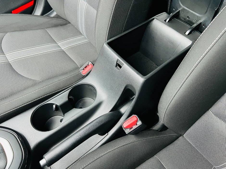 Kia Forte EX 2022-35