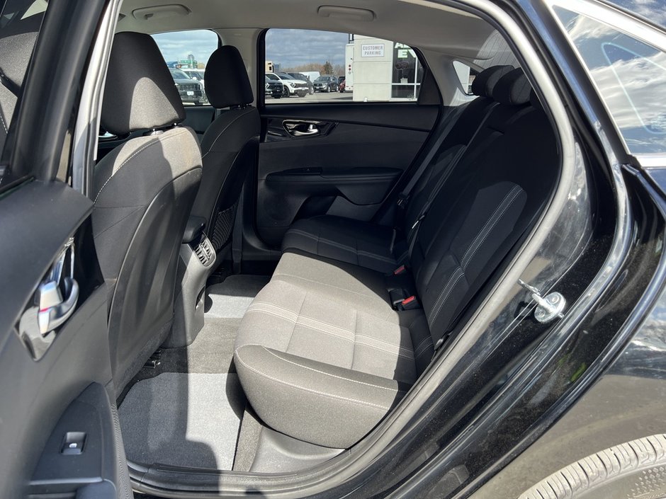 2023 Kia Forte EX IVT-39
