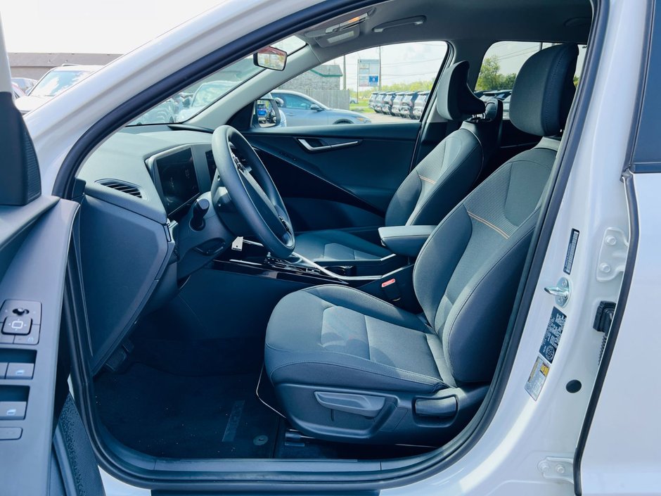 2025 Kia Niro HEV LX-6