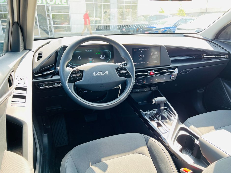 2025 Kia Niro HEV LX-11