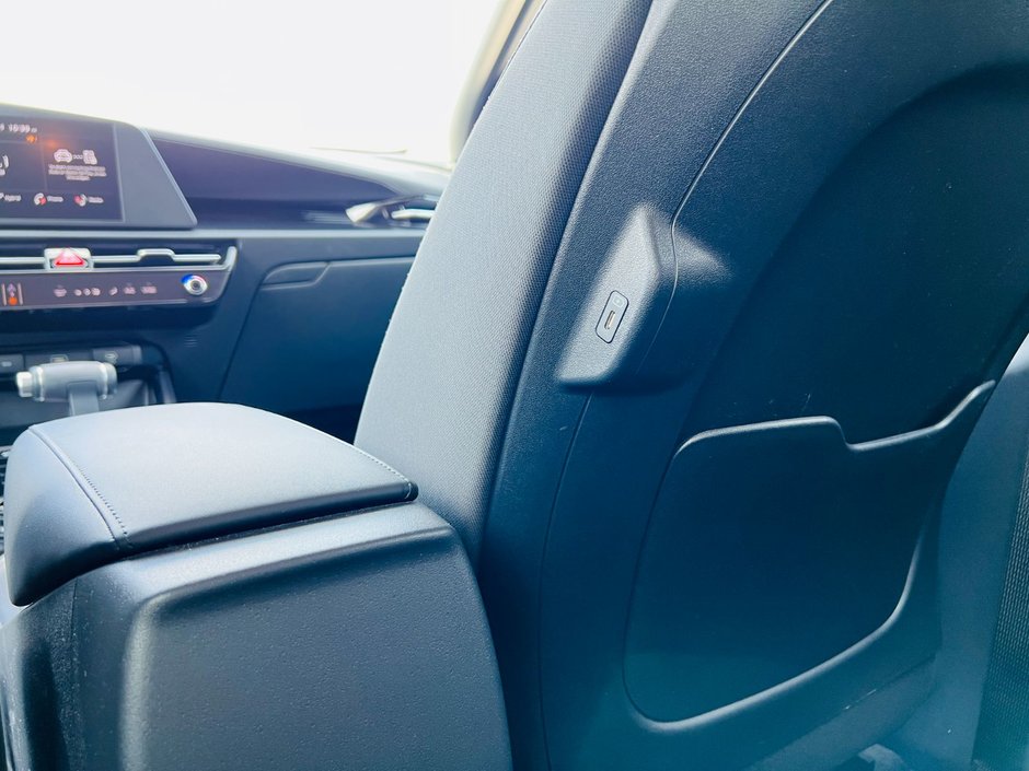 2025 Kia Niro HEV LX-41