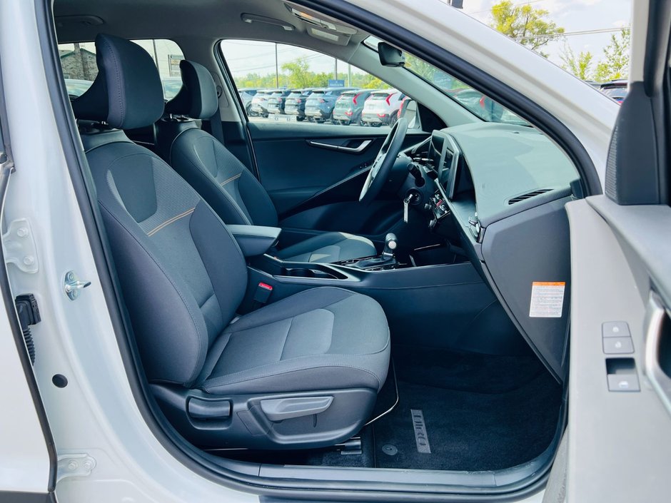 2025 Kia Niro HEV LX-8