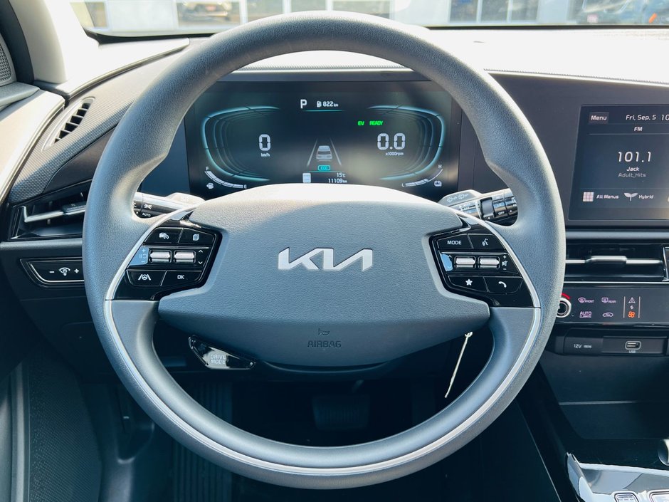 2025 Kia Niro HEV LX-13