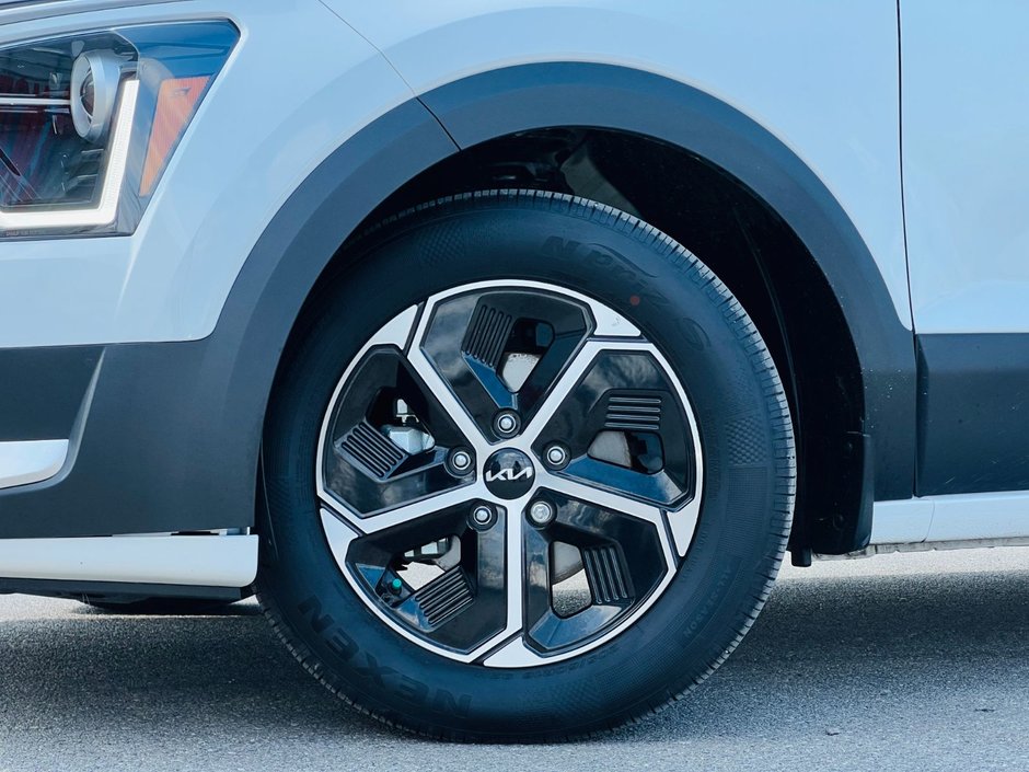 2025 Kia Niro HEV LX-4