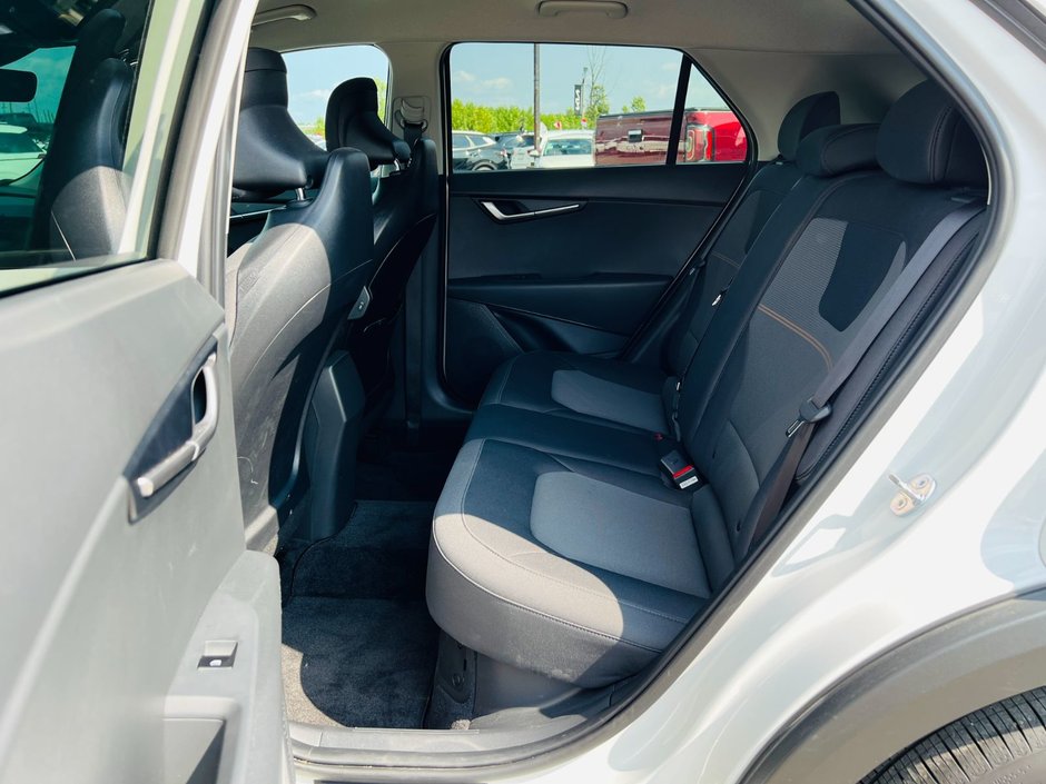 2025 Kia Niro HEV LX-40