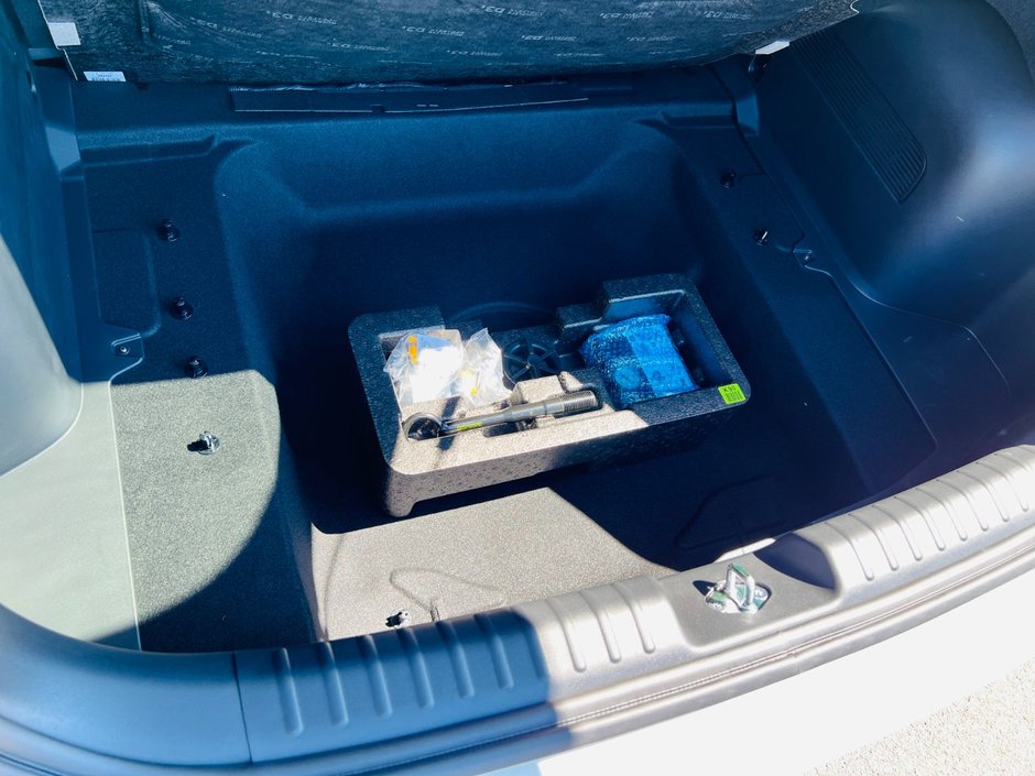 Kia Niro HEV LX 2025-44