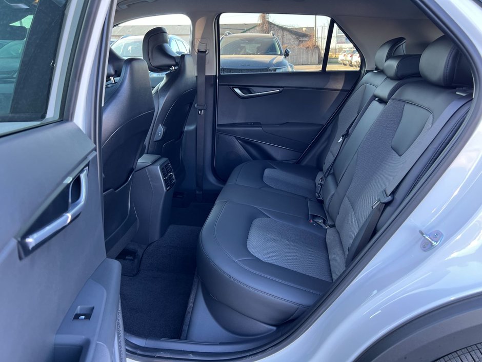 2025 Kia Niro PHEV EX-62
