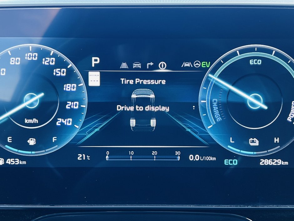 2025 Kia Niro SX HEV-23