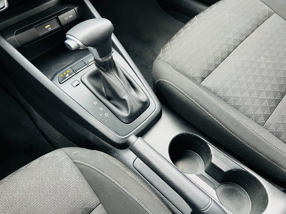 2021 Kia Rio 5-door LX+-25