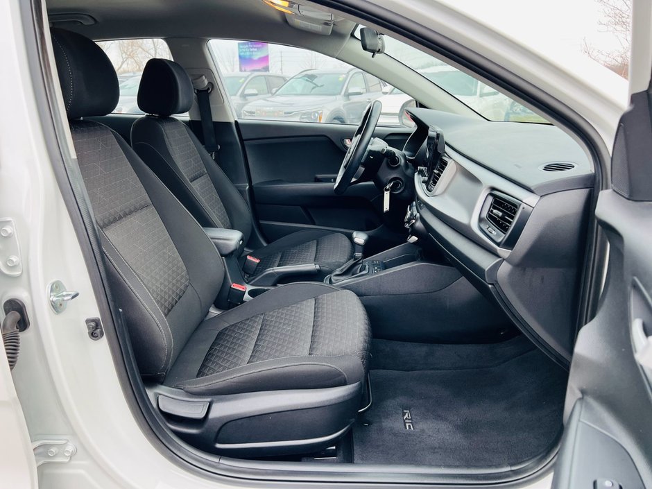 2021 Kia Rio 5-door LX+-8