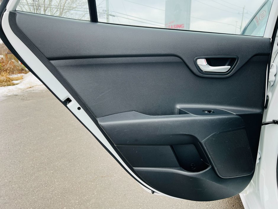 2021 Kia Rio 5-door LX+-28