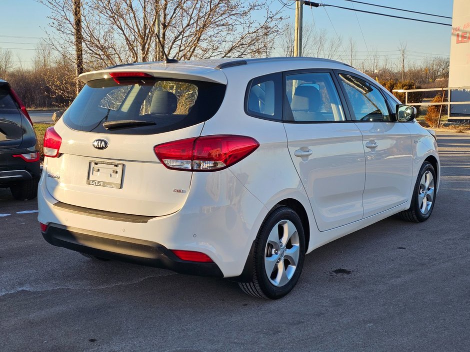 2014 Kia Rondo LX, Bluetooth, Heated Seats, Reverse Sensors-2