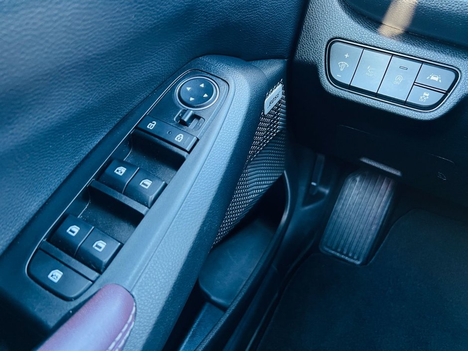 Kia Seltos SX Turbo 2023-12