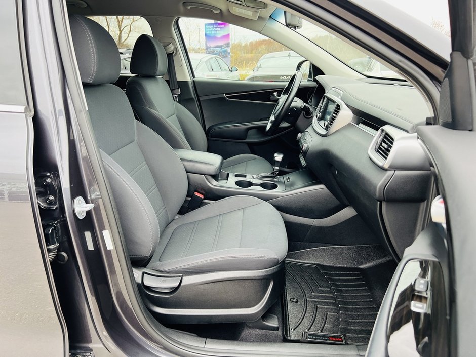 2019 Kia Sorento LX AWD-8