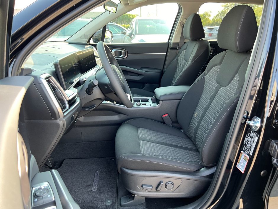 2025 Kia Sorento LX-6