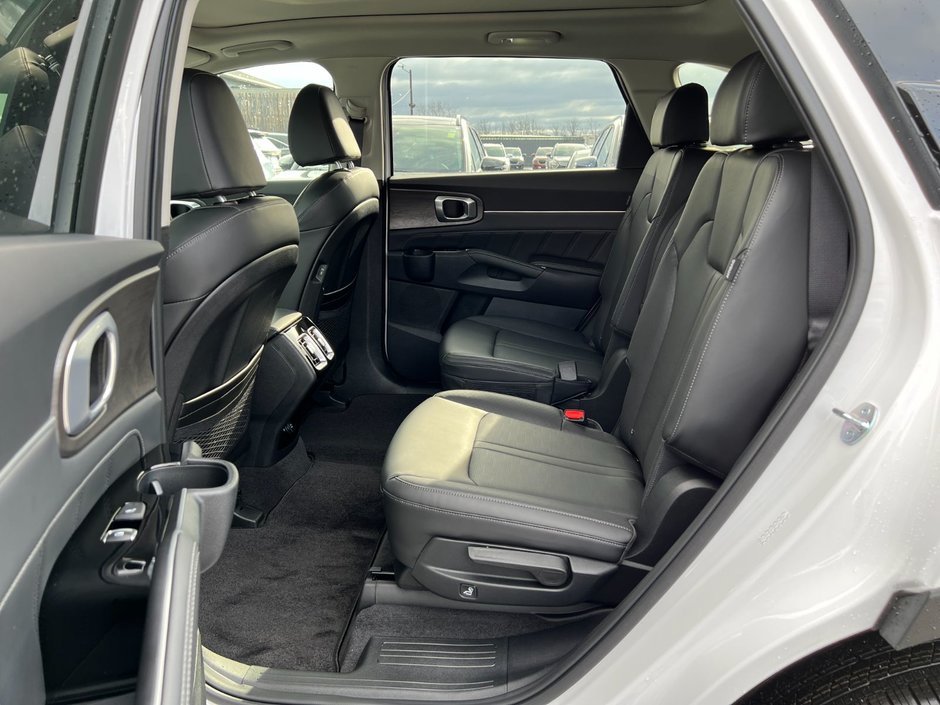 2025 Kia Sorento X-Line-61