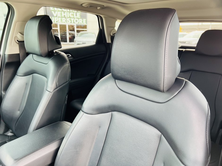 2023 Kia Sportage EX-8