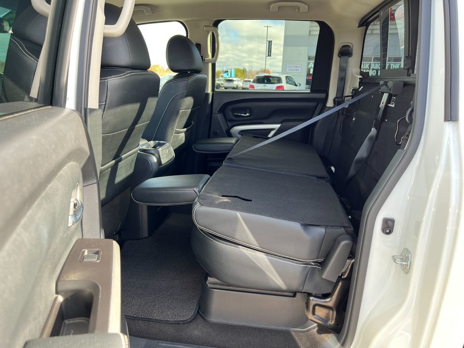 2019 Nissan Titan 4x4 Crew Cab PRO-4X-51