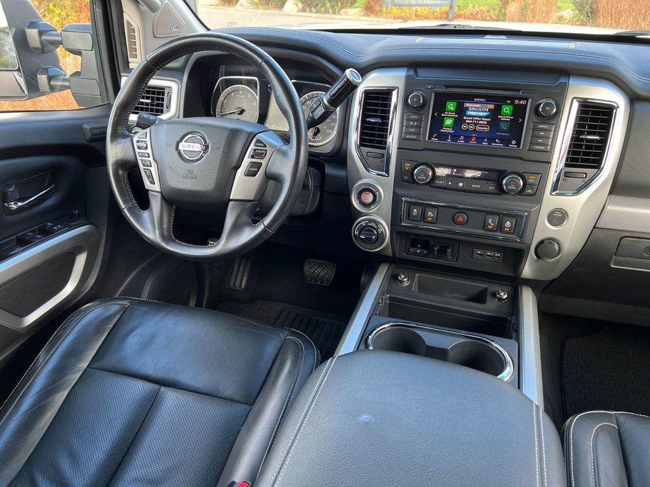 2019 Nissan Titan 4x4 Crew Cab PRO-4X-30