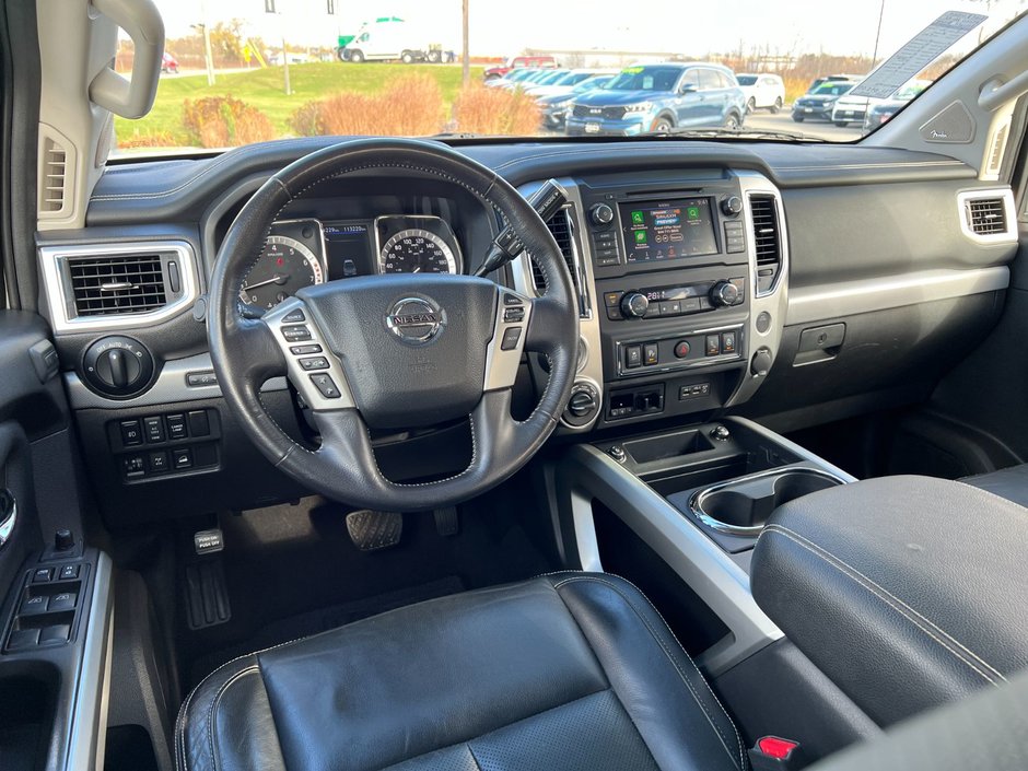 2019 Nissan Titan 4x4 Crew Cab PRO-4X-12