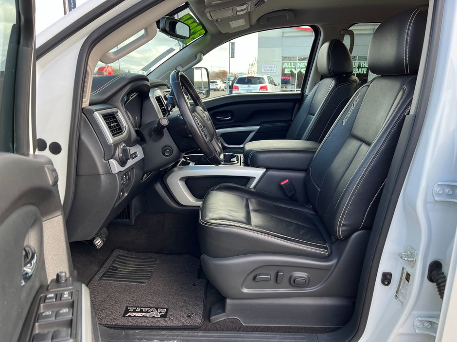 2019 Nissan Titan 4x4 Crew Cab PRO-4X-9