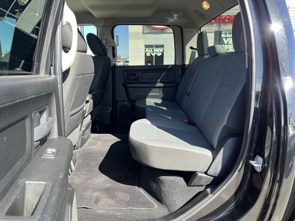 2021 Ram 1500 Classic Express-32