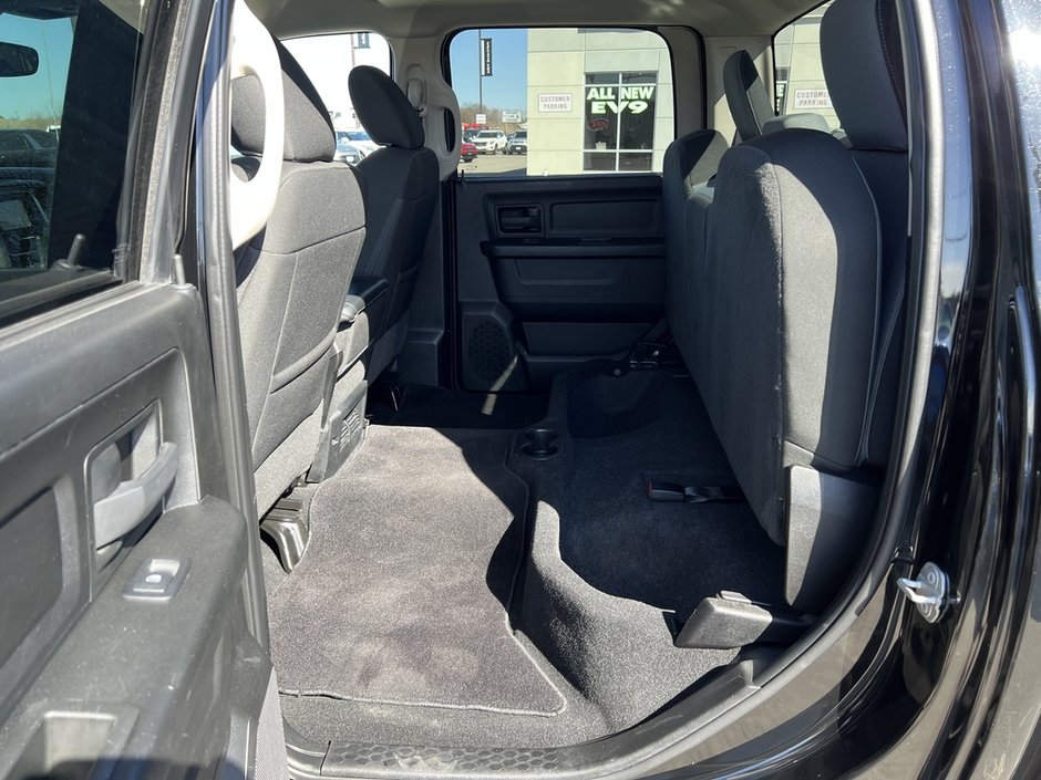 2021 Ram 1500 Classic Express-33