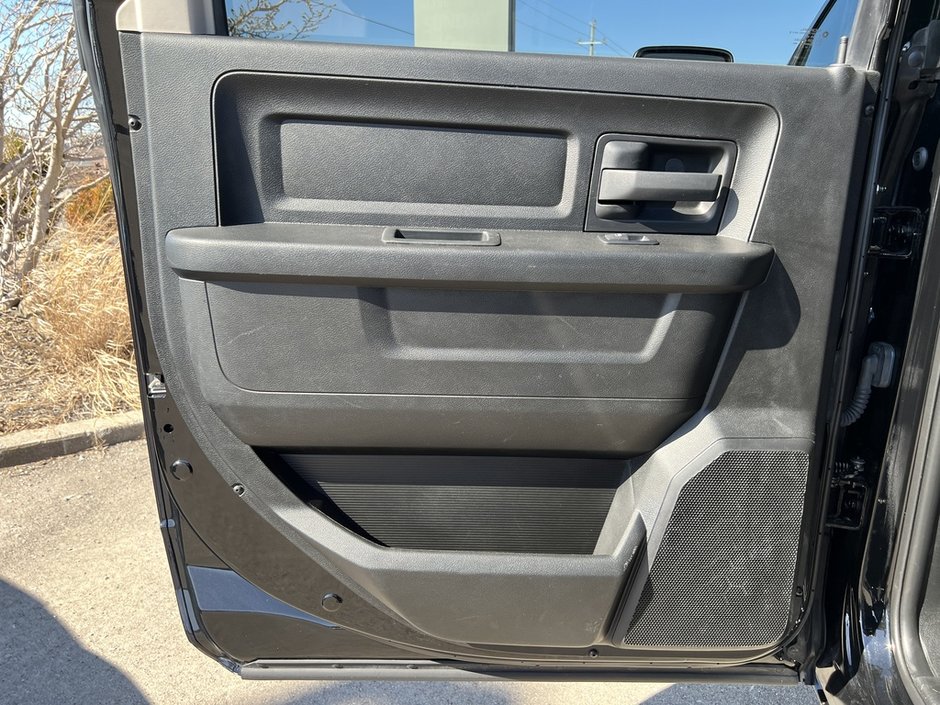 2021 Ram 1500 Classic Express-31