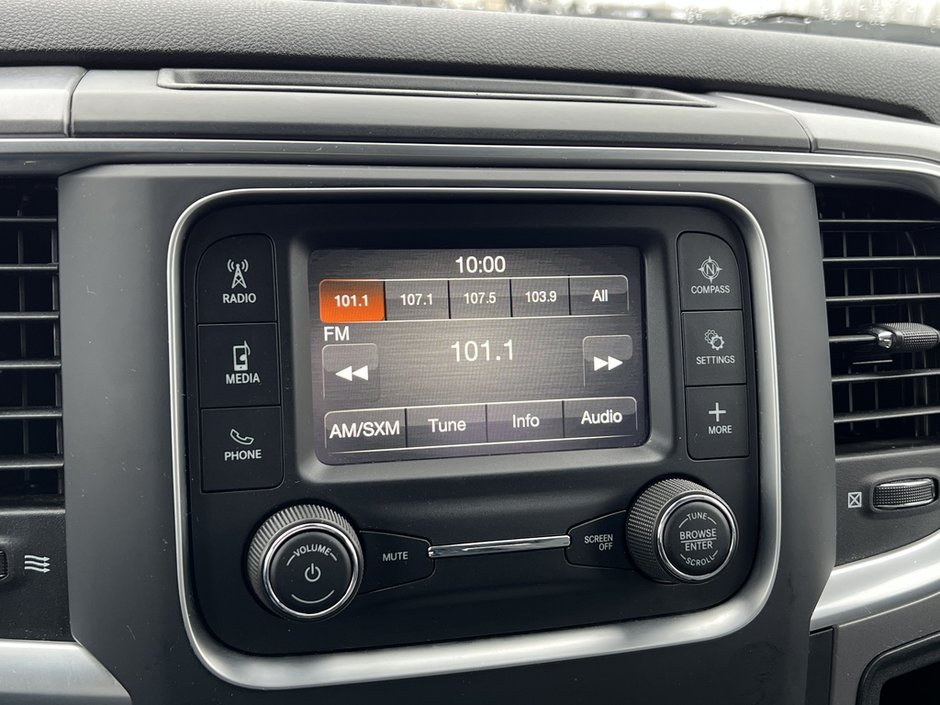 2022 Ram 1500 Classic SLT-19