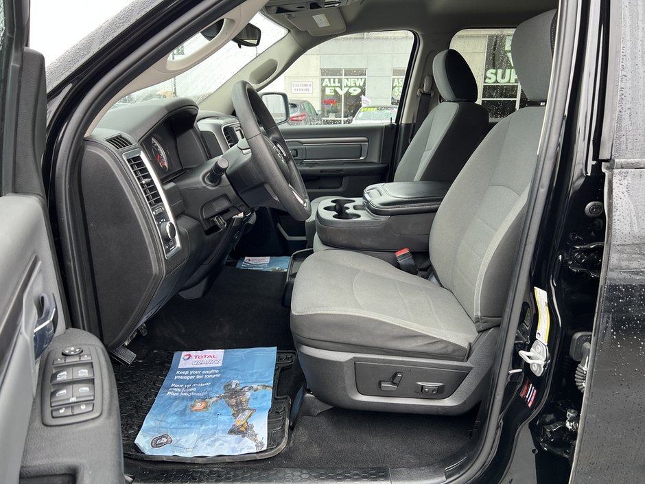 2022 Ram 1500 Classic SLT-8