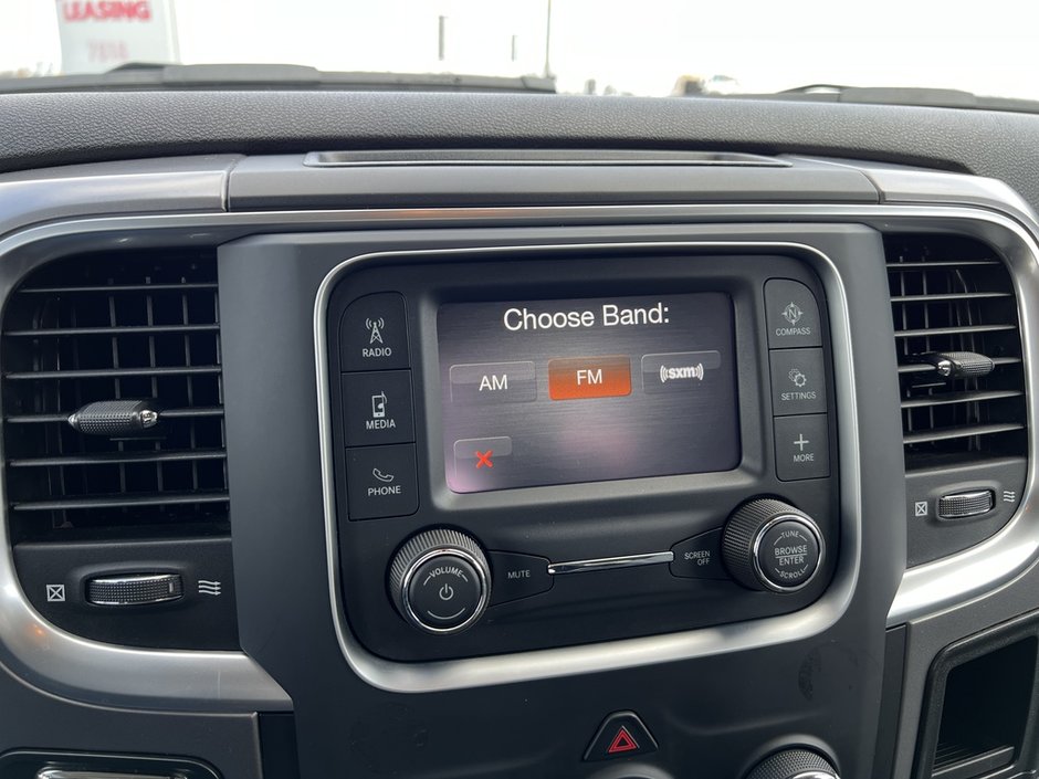 Ram 1500 Classic SLT 2023-22