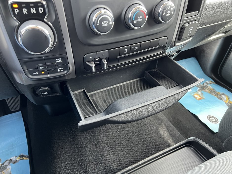 Ram 1500 Classic SLT 2023-28