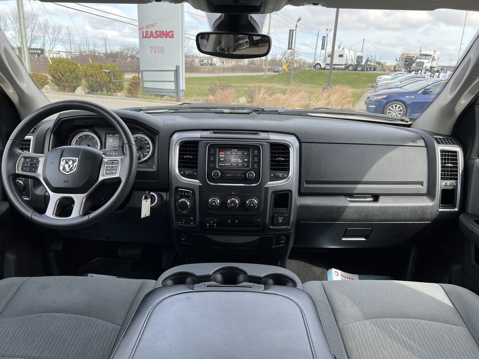Ram 1500 Classic SLT 2023-12