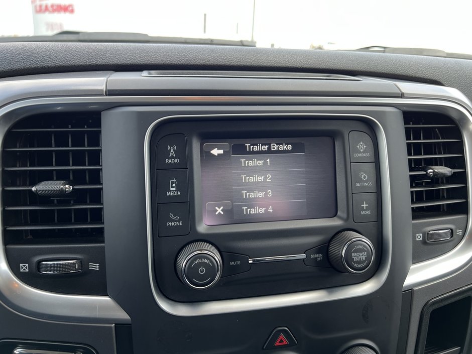 Ram 1500 Classic SLT 2023-24