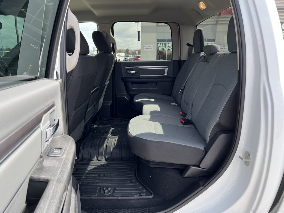 Ram 1500 Classic SLT 2023-34