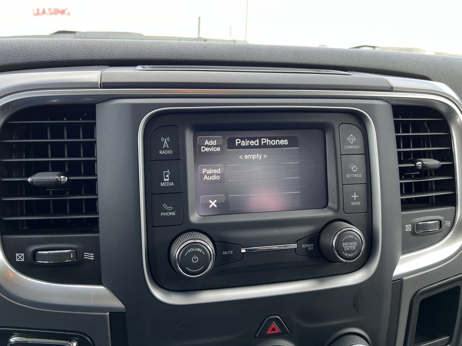 Ram 1500 Classic SLT 2023-25